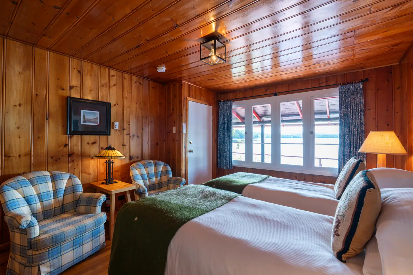 Inside view of a Duplex Cabin at Killarney Lodge in Algonquin Park.