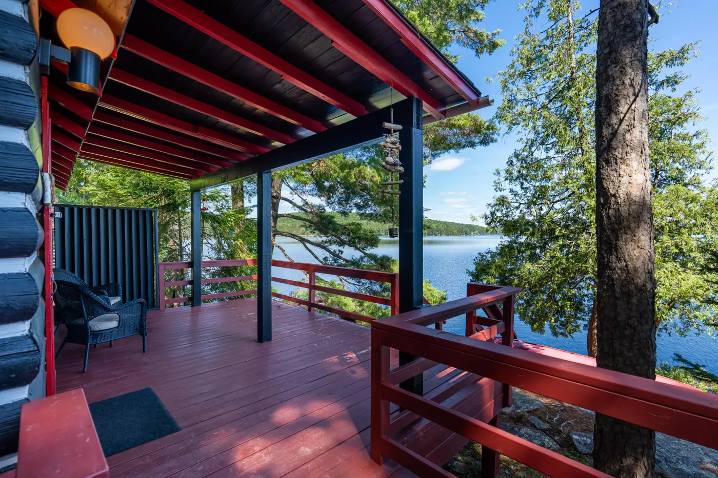 Dock facing the lake a Prime Lake Cabin at Killarney Lodge in Algonquin Park.